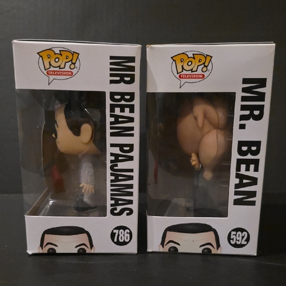 Funko Mr. Bean Pajamas and Mr. Bean Vinyl Figures - Picture 4 of 8